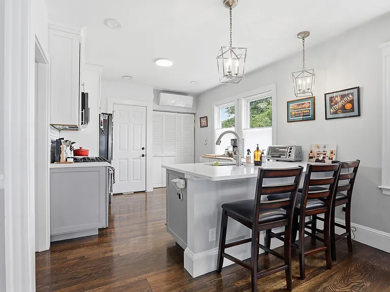 40 Buttonwood St #2 — Photo 4