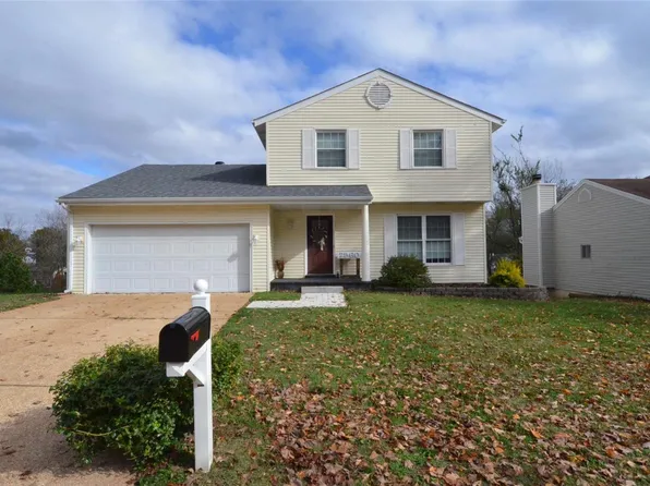 2560 Somerville Dr, High Ridge, MO 63049