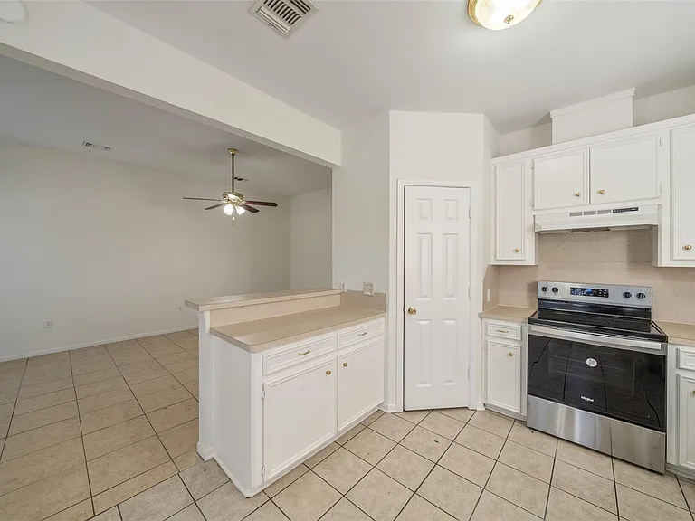 5502 Finch St #B — Photo 10