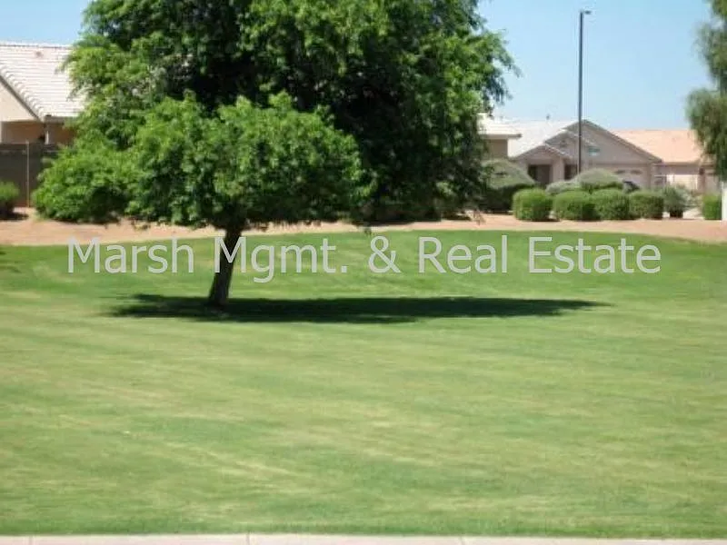 3 bed, 2.0 bath, 1400 sqft, $2,195 — Photo 4