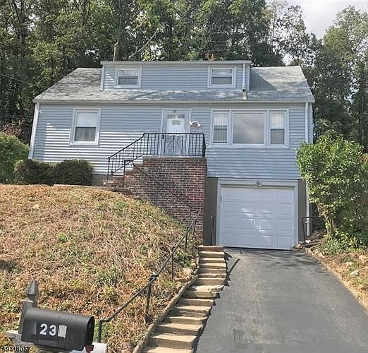 1st image of 23 Westwood Dr N