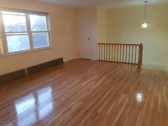 2nd image of 7212 Vleigh Pl