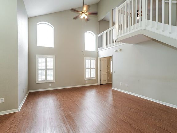 5th image of 30439 Wrencrest Dr