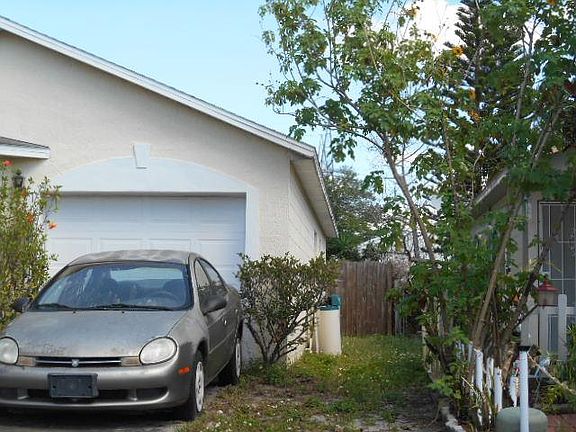 2nd image of 1052 Vista Palma Way