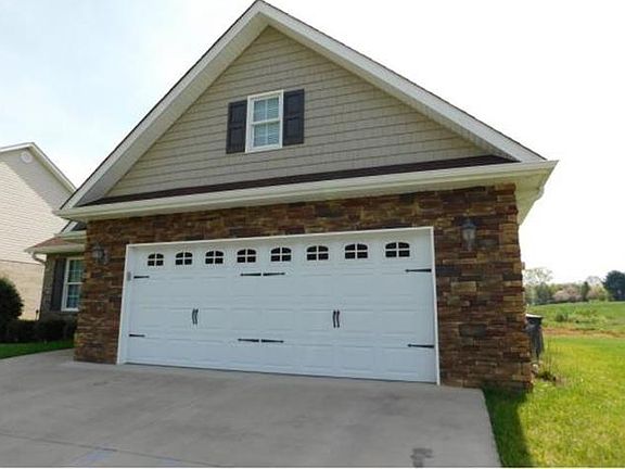 5th image of 719 Brookhaven Dr