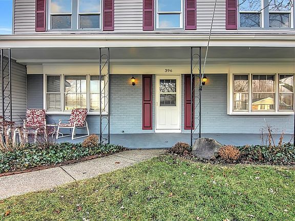 nice covered porch entrance