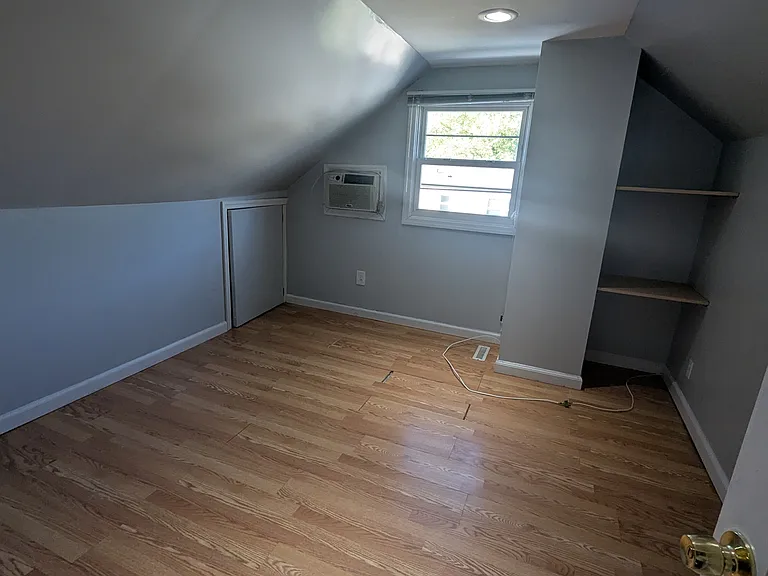 565 W 6th Ave — Photo 13