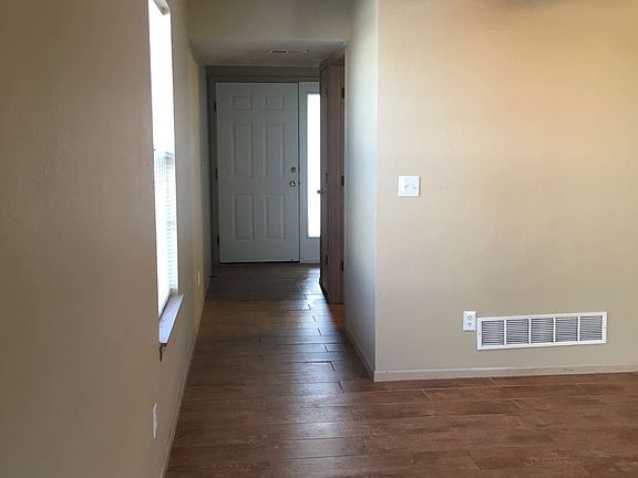 5th image of 1006 Garden Way