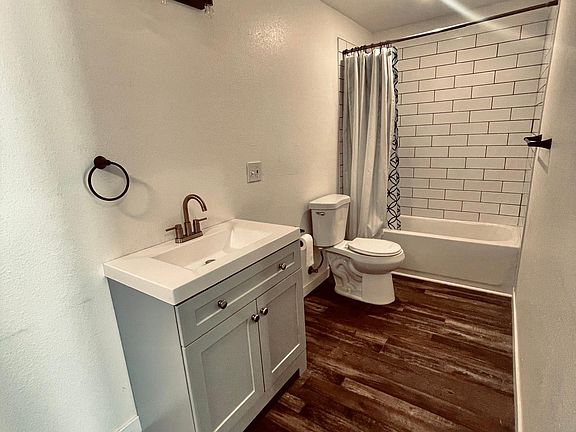 4th image of 108 S Washington Ave #C