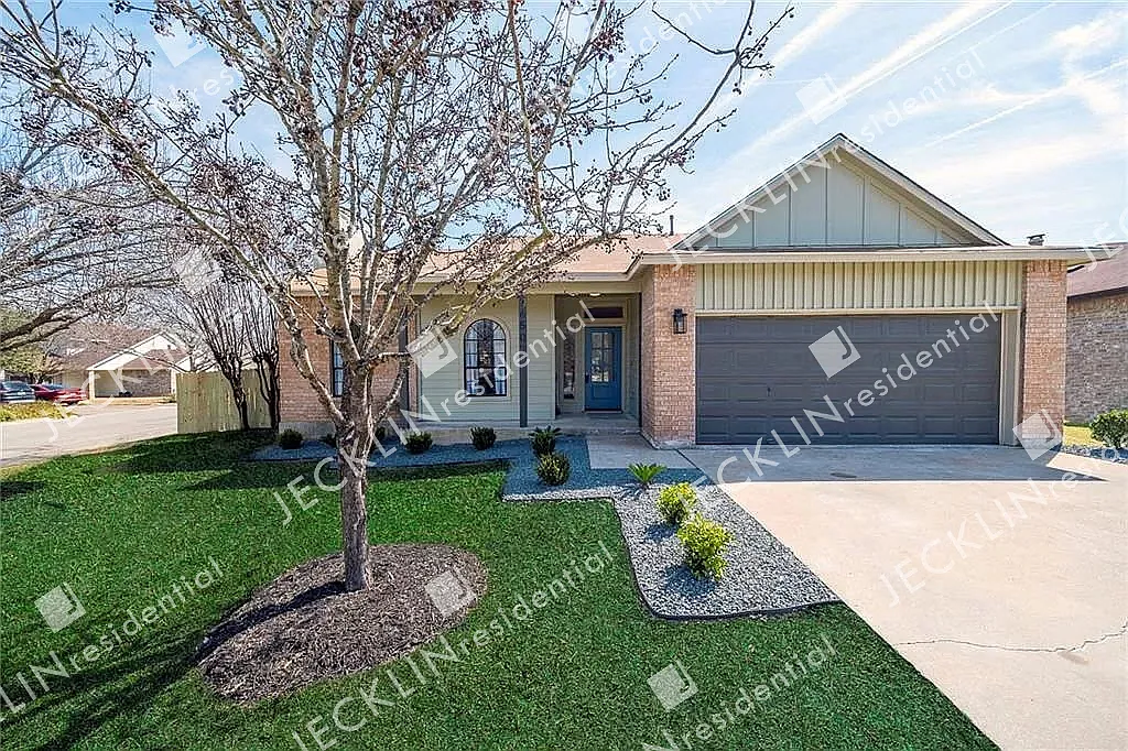 16507 Knottingham Dr — Photo 1