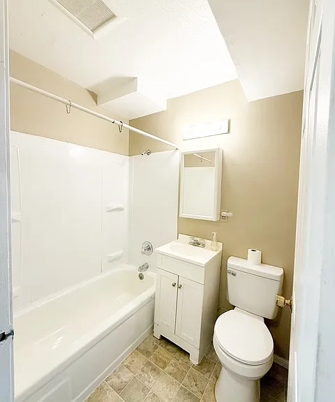 637 Pleasant Ave #102 — Photo 10