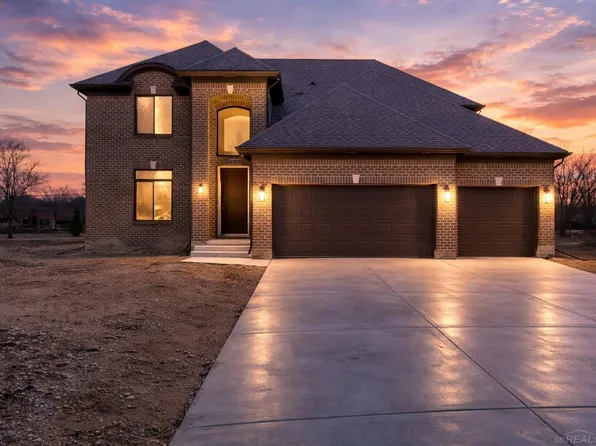 37572 Josephine Dr, Sterling Heights, MI 48312