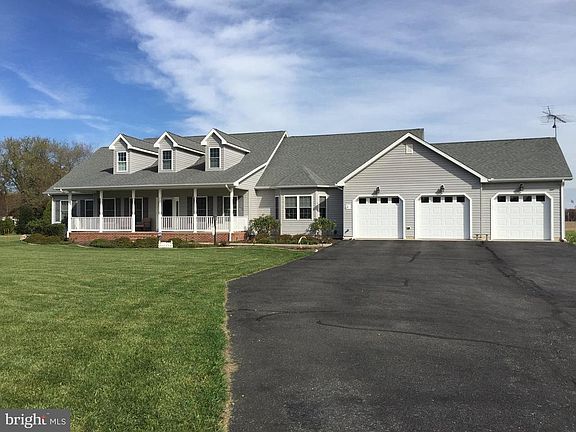 3rd image of 4115 Jackson Ln