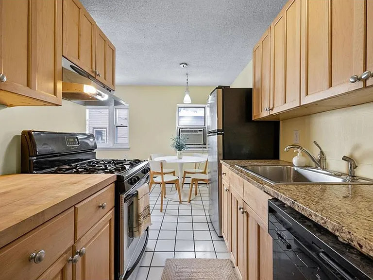 2747 Dupont Ave S #201 — Photo 6