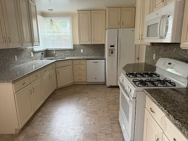 2 bed, 1700 sqft, $4,700 — Photo 4