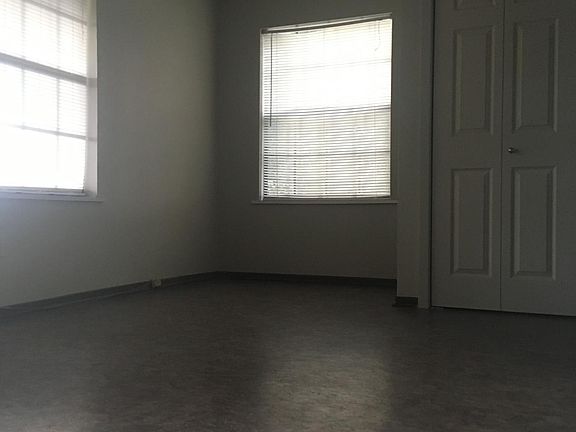 5th image of 800 Plaza Village Dr
