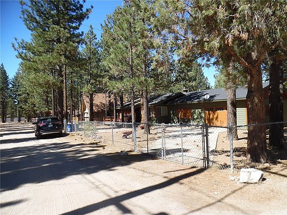 4th image of 2063 6th Ln