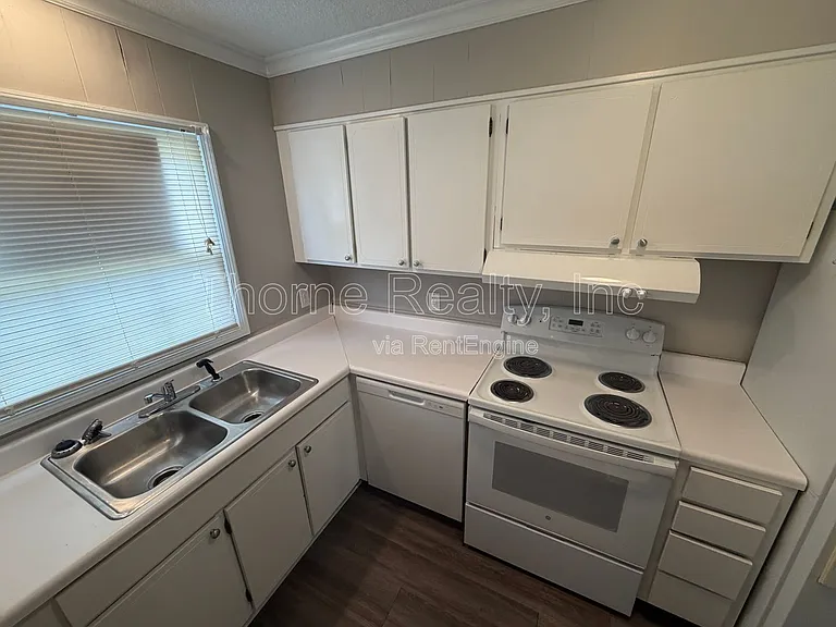 618 S Boddie St — Photo 11