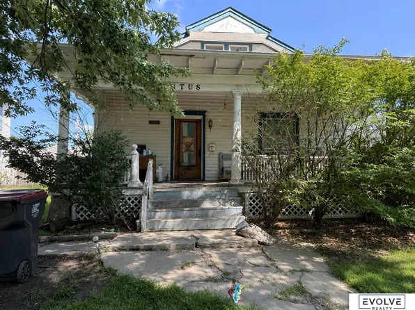 716 N 10th St, Beatrice, NE 68310