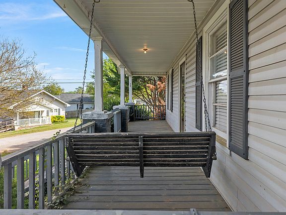 5th image of 310 Temple St