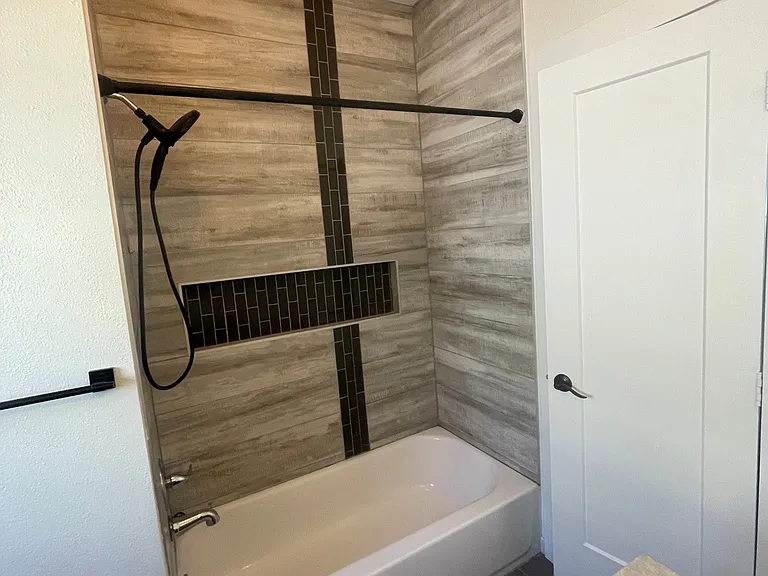 376 E Windsor Ave — Photo 10