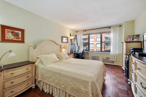 Sold by Ian K. Katz Residential | media 11