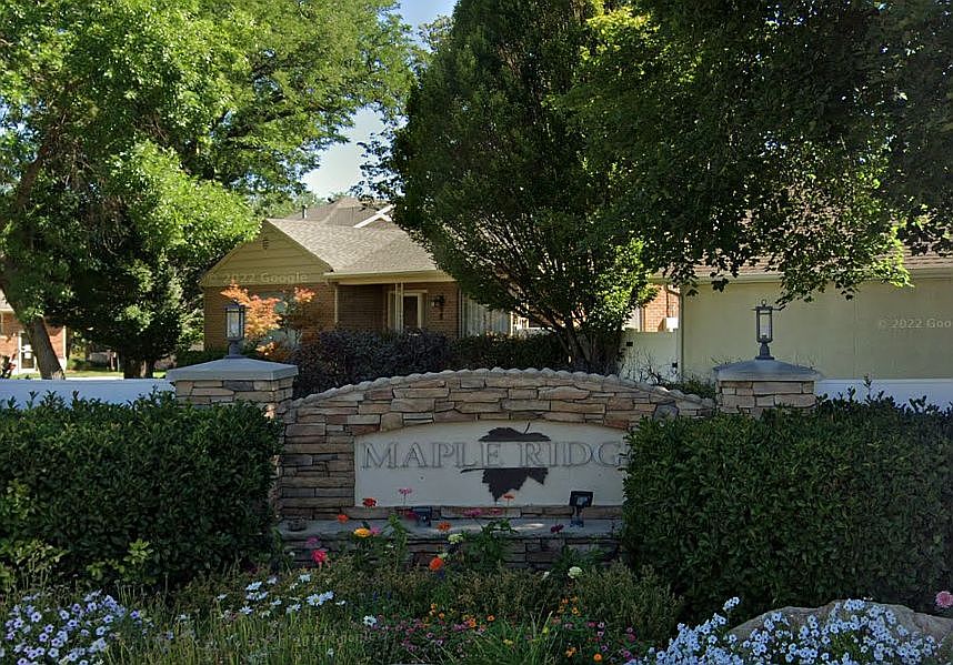 2nd image of 1313 E Old Maple Ct