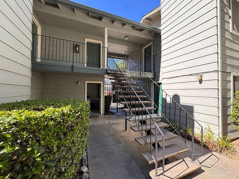 1324 G Street — Photo 3