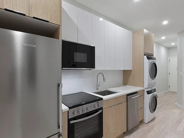 128 E 86th St #2D — Photo 2