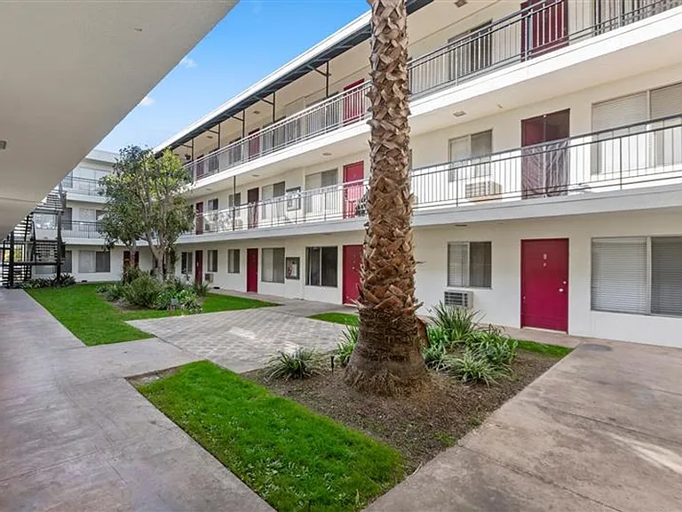 800 Linden Ave in Long Beach — Photo 31