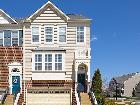 2nd image of 2 Lamplighter Ln