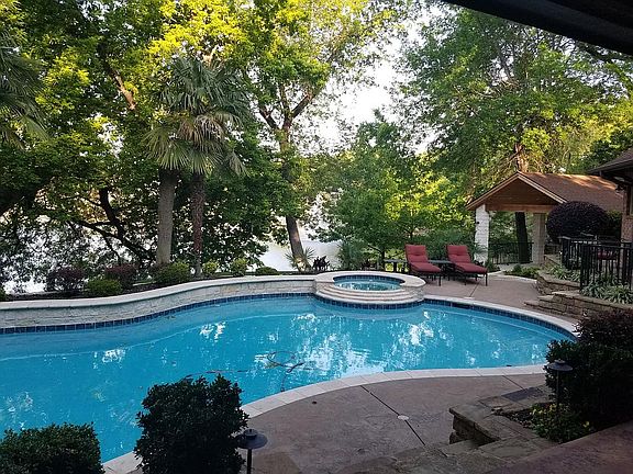 4th image of 404 Forest River Cir