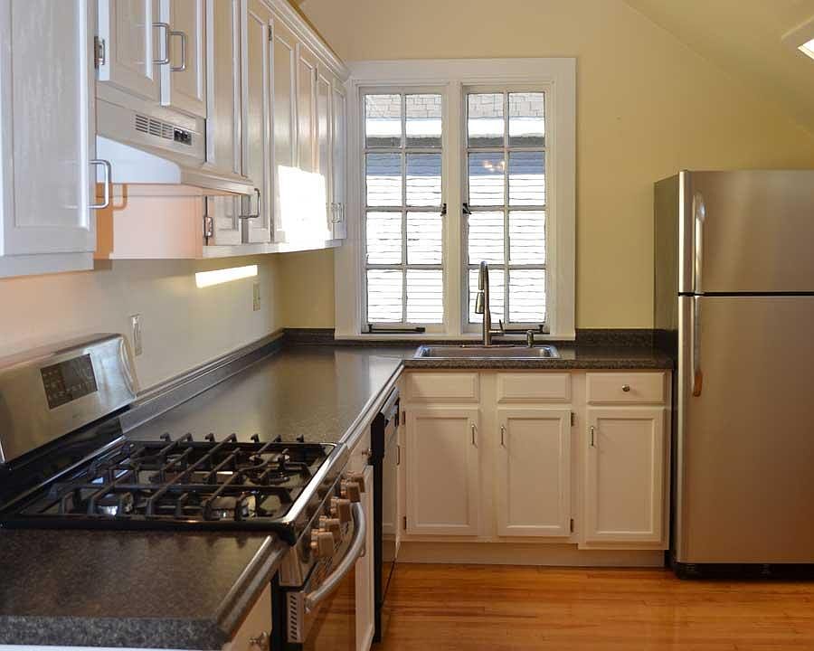 Kitchen with 5 burner gas stove