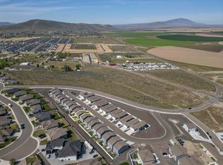 462 Bedrock Loop, West Richland, WA 99353