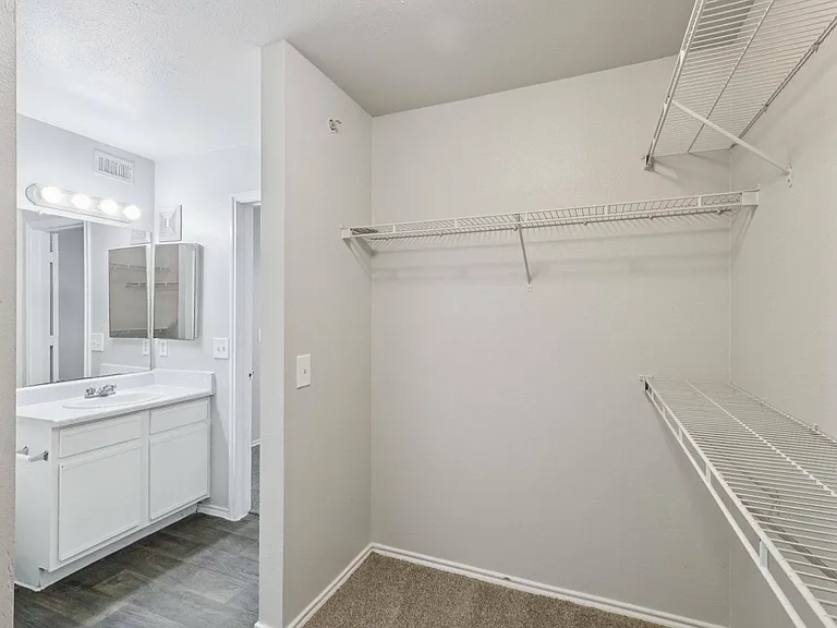 24-web-or-mls-5800 Techni Center Dr Unit 320-S2908-024