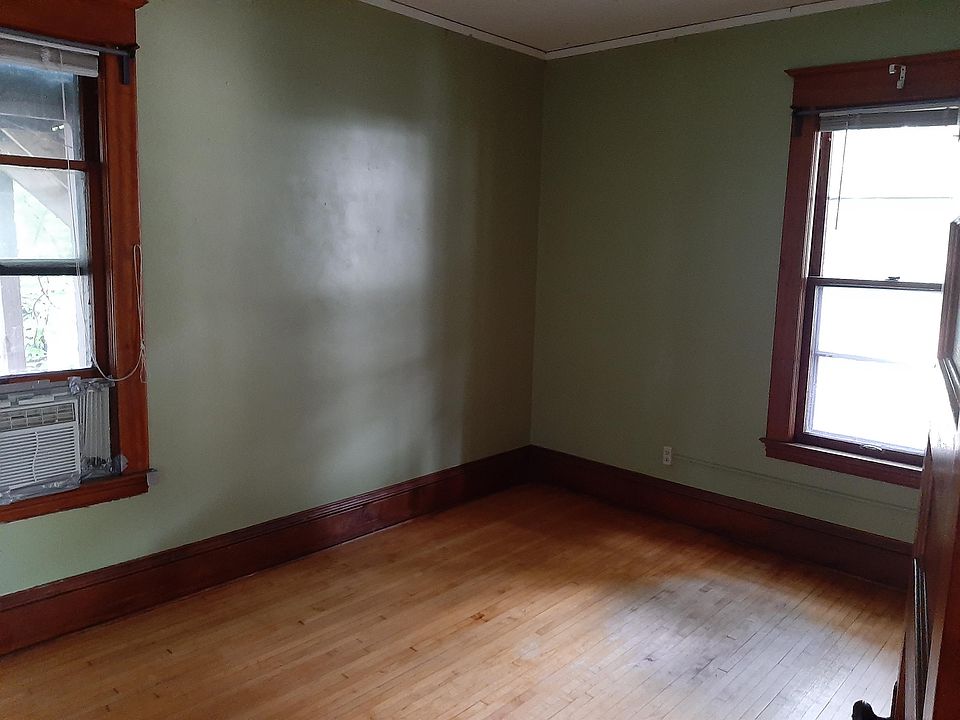 Back bed room