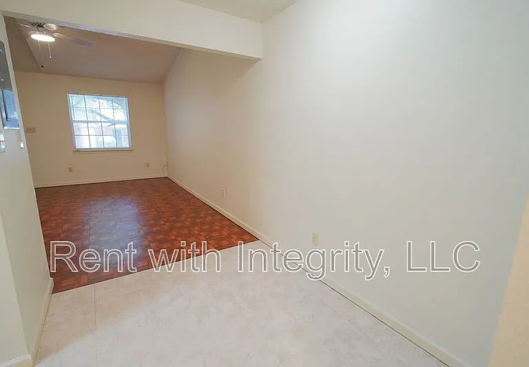 2335 Parrot Ln — Photo 5