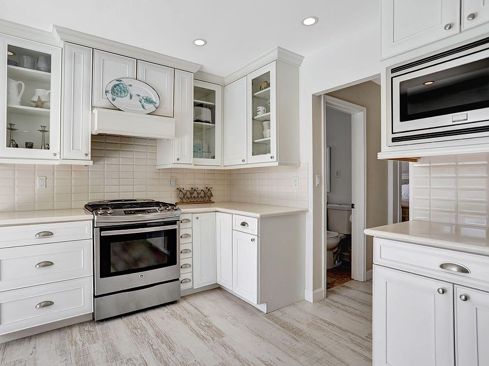 1st image of 1426 NE 60th Street