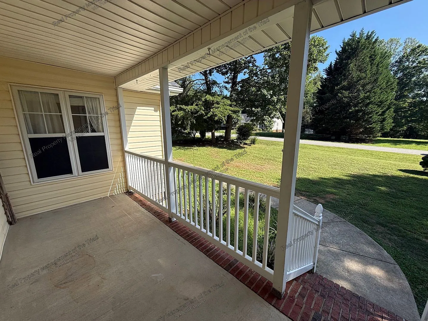3 bed, 2.0 bath, 1663 sqft, $1,995 — Photo 2