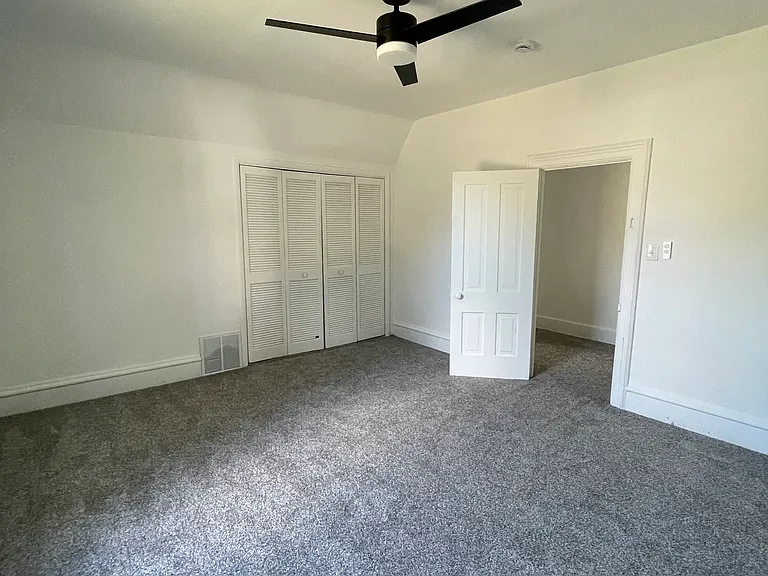 39 Center St — Photo 18