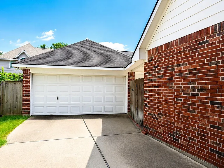 3906 Lakeridge Canyon Dr — Photo 28