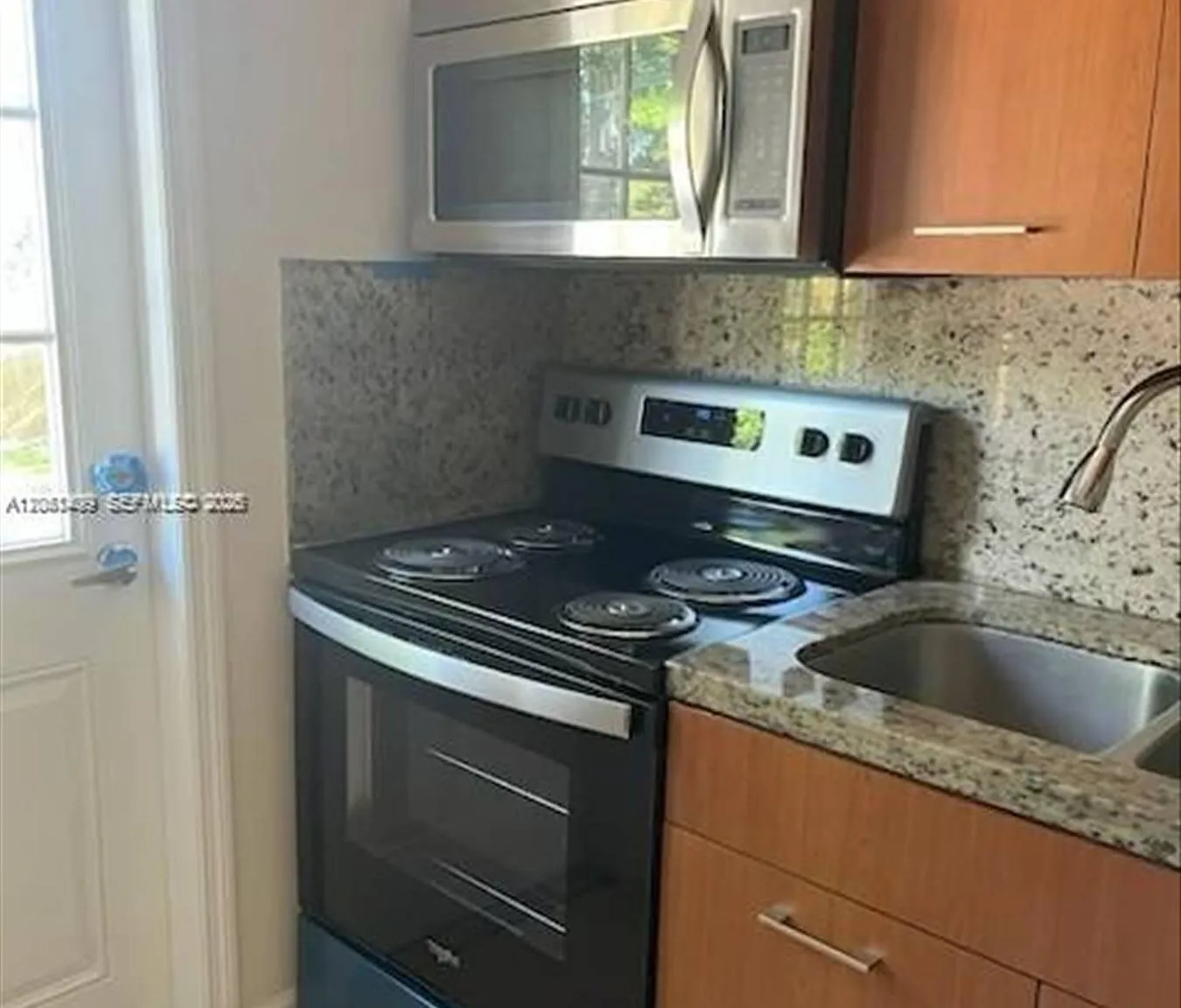 2 bed, 1.0 bath, 900 sqft, $2,800 — Photo 3