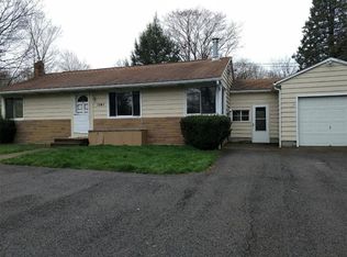 1041 Shenango Rd, Beaver Falls, PA 15010