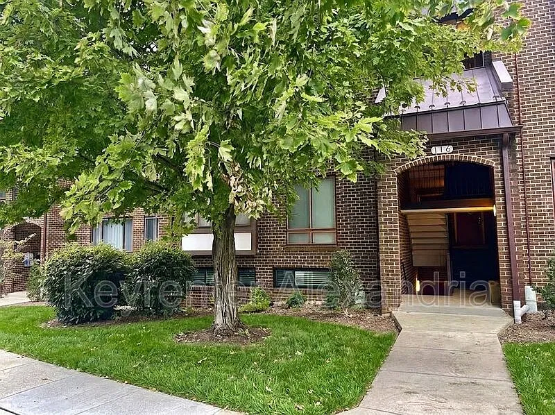 2 bed, 1.0 bath, 1110 sqft, $3,200 — Photo 4