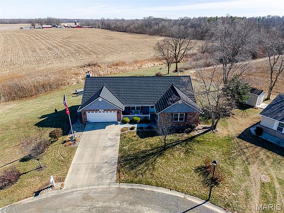 3rd image of 227 Suburban Dr
