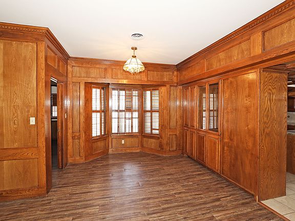 5th image of 21 Edgewood Dr