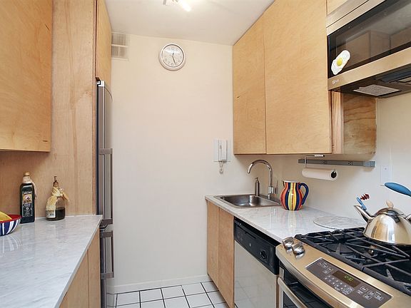 2nd image of 400 E 54th St APT 23E