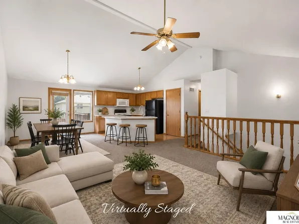 6933 N Steamboat Dr, Lincoln, NE 68521