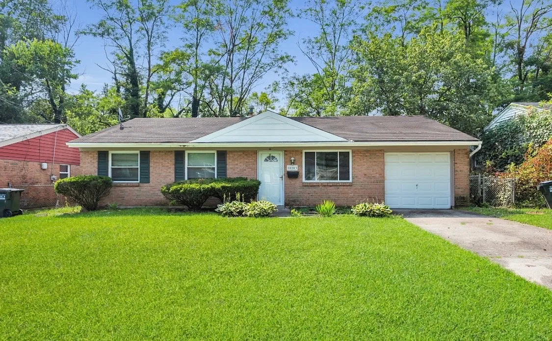 3 bed, 1176 sqft, $1,995 — Photo 3