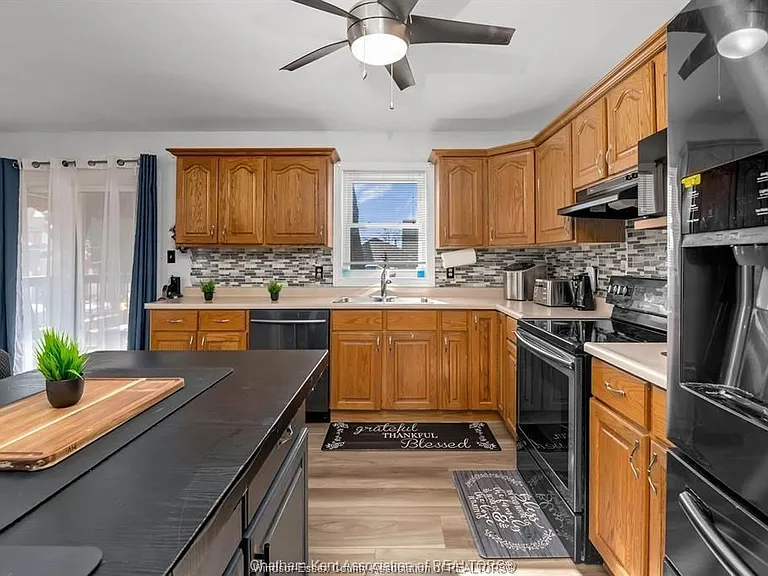 3057 Kenilworth Dr #UPPER — Photo 7